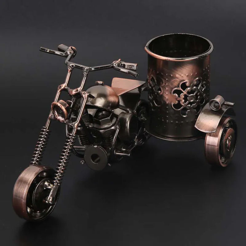 GoolRC Vintage Motorrad Modell aus Metall als Stifthalter und Deko-Ornament in Braun - Bild 3