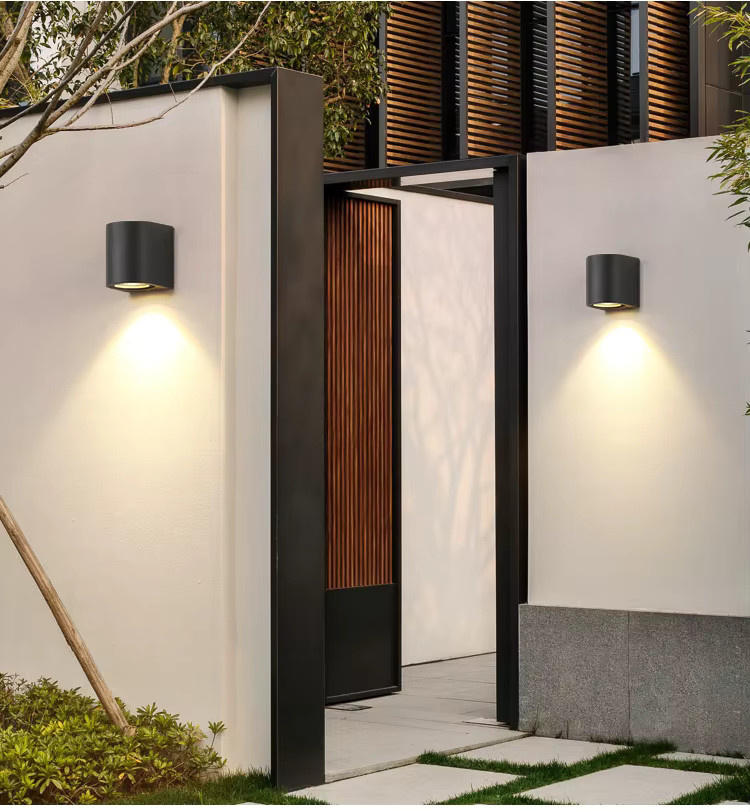 Moderne LED Wandleuchte aus Aluminium in Schwarz oder Weiß mit IP65 Wasserschutz für Outdoor, Treppe, Bad und Korridor, Up-Down Beleuchtung, Warmweiß - Bild 4