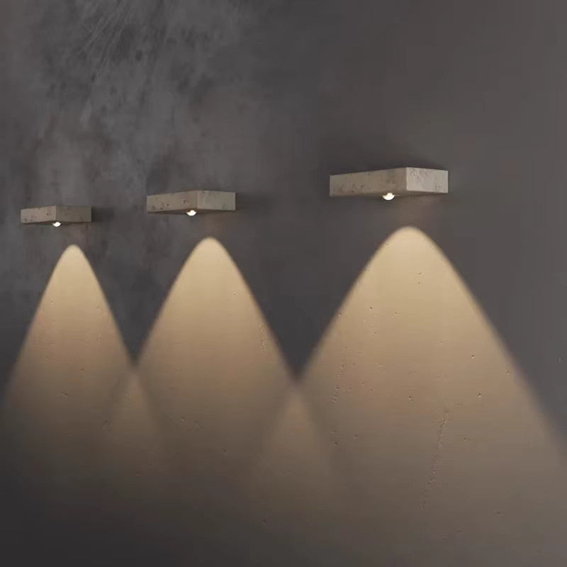 Moderne LED-Wandleuchte aus gelbem Travertin-Stein in Beige im minimalistischen Wabi-Sabi-Design für Schlafzimmer und Hotels - Bild 3