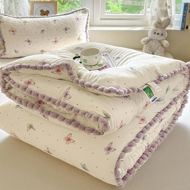 Warme Baumwoll-Steppdecke mit Pompon-Design für Winter, Frühling und Herbst, B/T: 150 x 200 cm - Bild 1