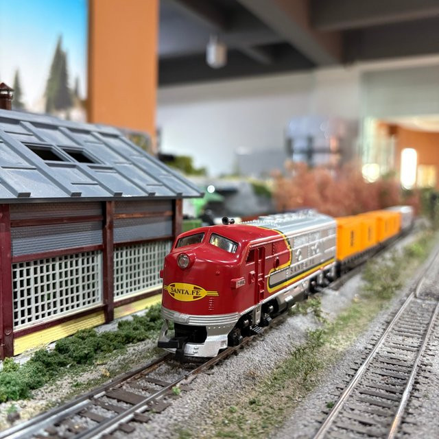 HRZPACT Diesellokomotive der amerikanischen Retro-FP7-Serie, Modell, Maßstab 1:87, Metall, Rot - Bild 1