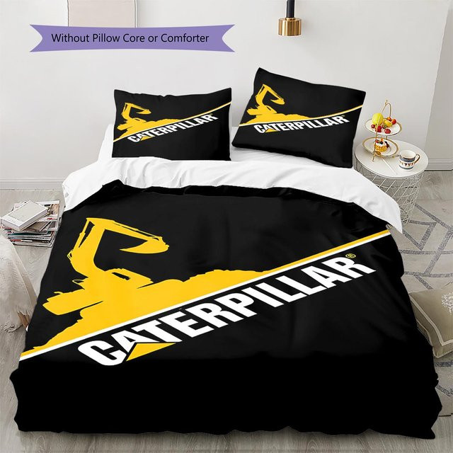 Caterpillar Inc. Bettwäsche-Set mit Fahrzeug-Muster in Schwarz, bestehend aus 1 Bettbezug und 2 Kissenbezügen, B/T: 200 x 200 cm - Bild 1