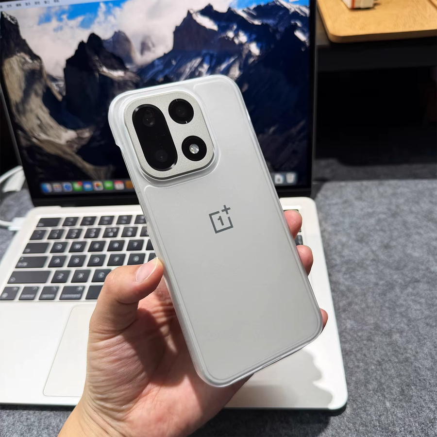 Ultradünne matte Hart-PC-Schutzhülle für OnePlus Modelle in Transparent - Bild 2