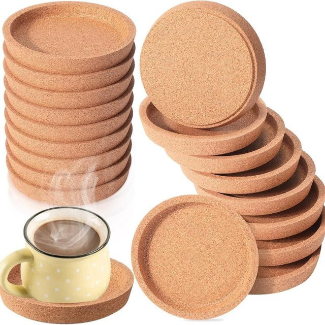 Runde Kork-Untersetzer von Fabul11ous in Beige, hitzebeständig und rutschfest zum Schutz deiner Möbel - Bild 1