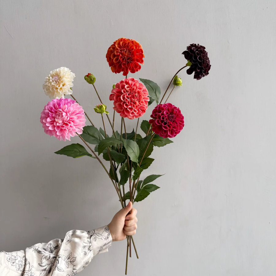 Anlincong Set aus 5 Stück künstliche Dahlien in Rot für Hochzeitsdekoration und Party-Blumenschmuck - Bild 1