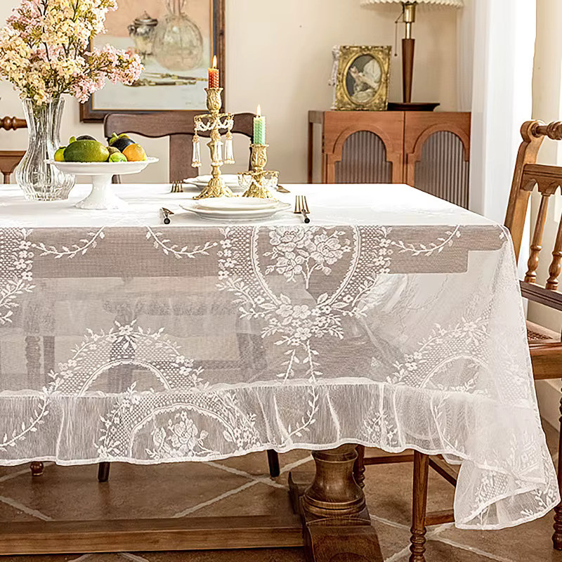 Battilo Weiße Tischdecke mit Blumenstickerei und Spitze für Esstische oder Hochzeitsfeiern - Bild 1