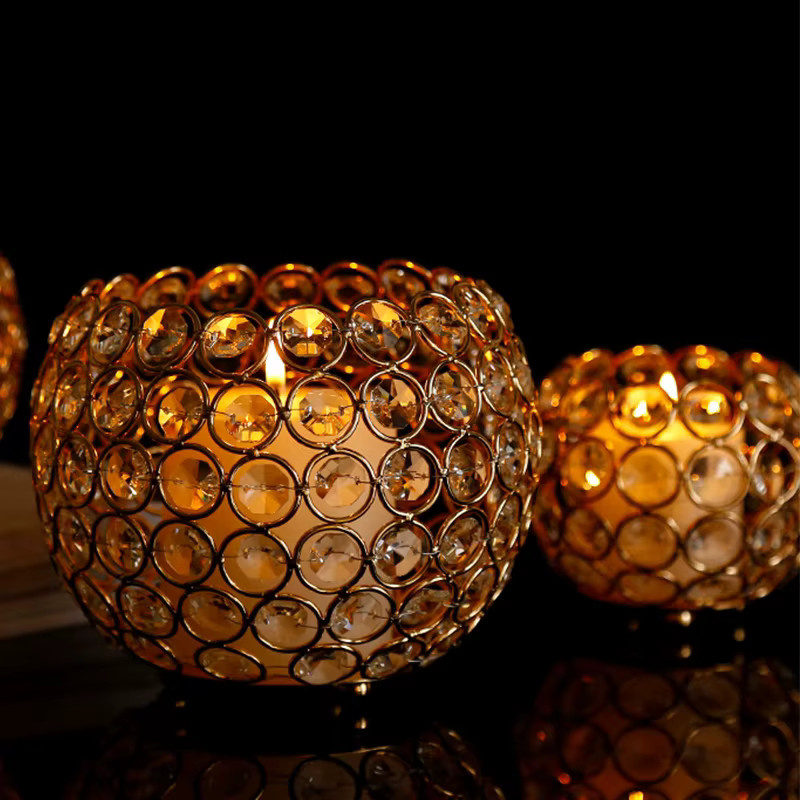 Goldener Kristall-Kerzenhalter in Herzform aus Metall und Glas für Tealight-Dekorationen bei Hochzeiten oder als Tischdekoration - Bild 3