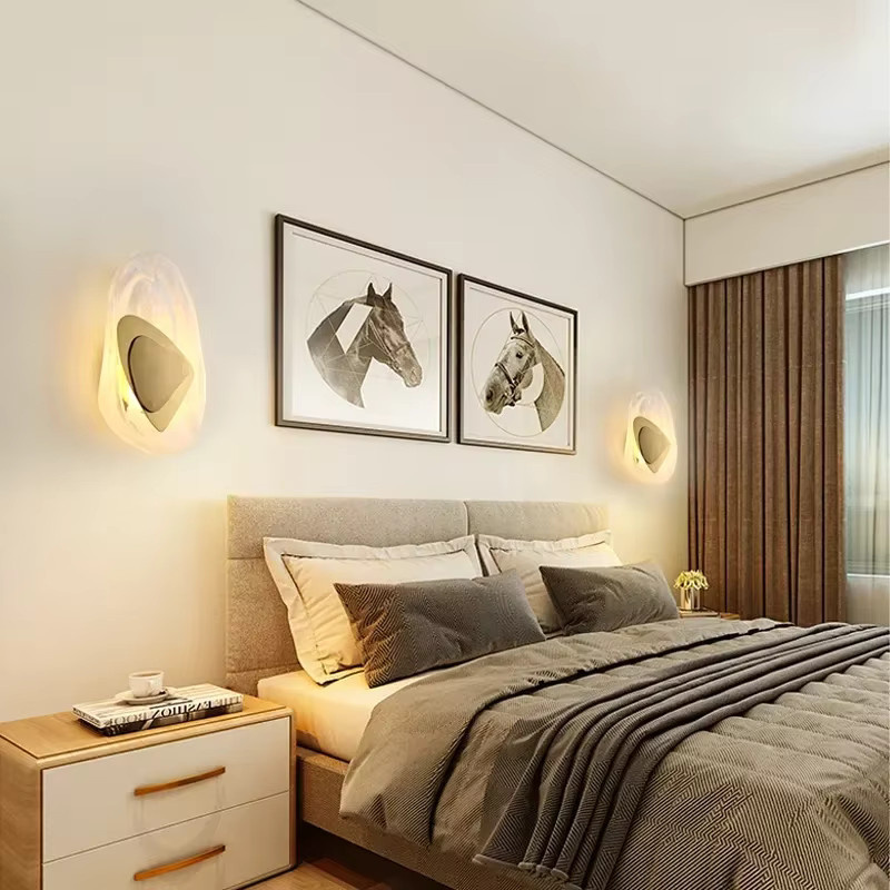 Moderne LED-Wandleuchte von Sanoni aus transparentem Kristallglas für Schlafzimmer, Flur und Terrasse in Warmweiß - Bild 2