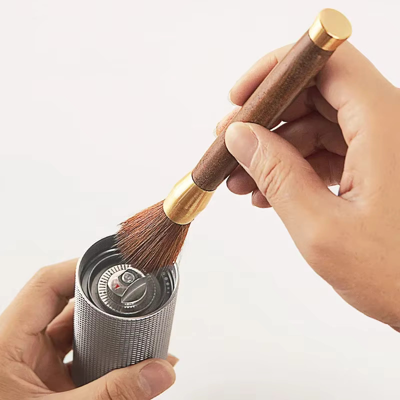 JUSTINLAU Kaffeepulver-Reinigungsset mit Reinigungsbürste aus Holz und Bohnenpulver-Luftgebläse zur Staubentfernung für Kaffeemühlen, Braun - Bild 2