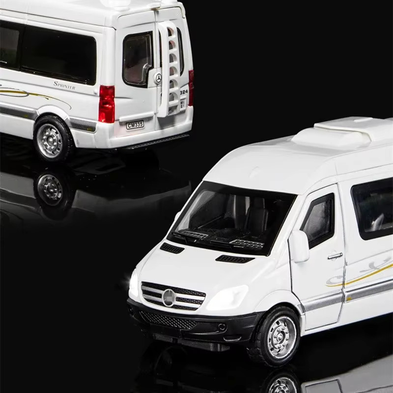 Maisto Sprinter MPV, Auto Modell, 1:32, Metall, Sound und Licht - Bild 4
