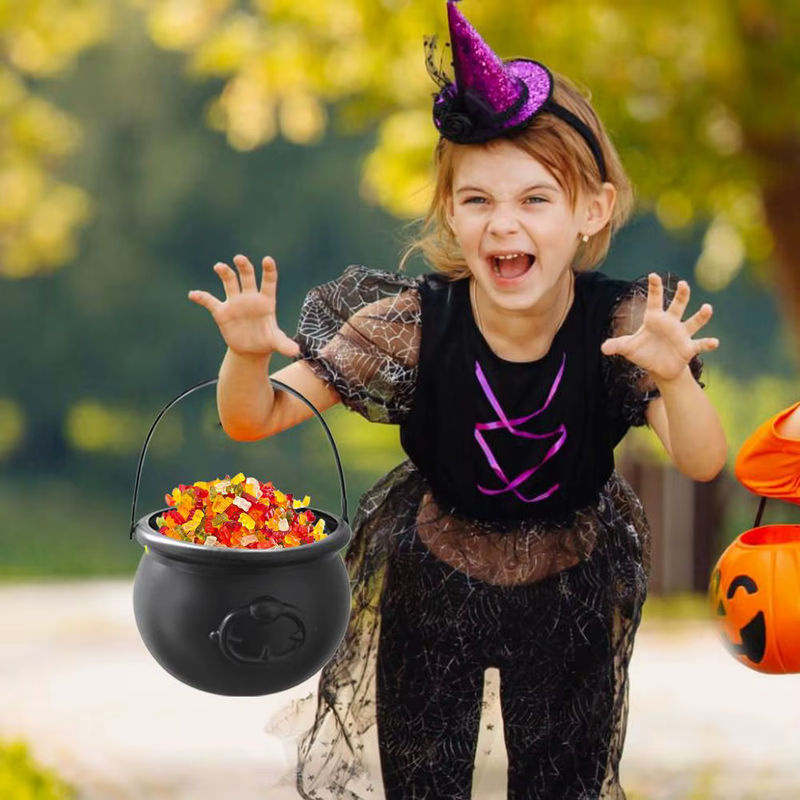Halloween Süßigkeiten Eimer in Kessel-Optik, schwarzer Kunststoff-Wasserkocher als Party-Dekoration für Kinder - Bild 5
