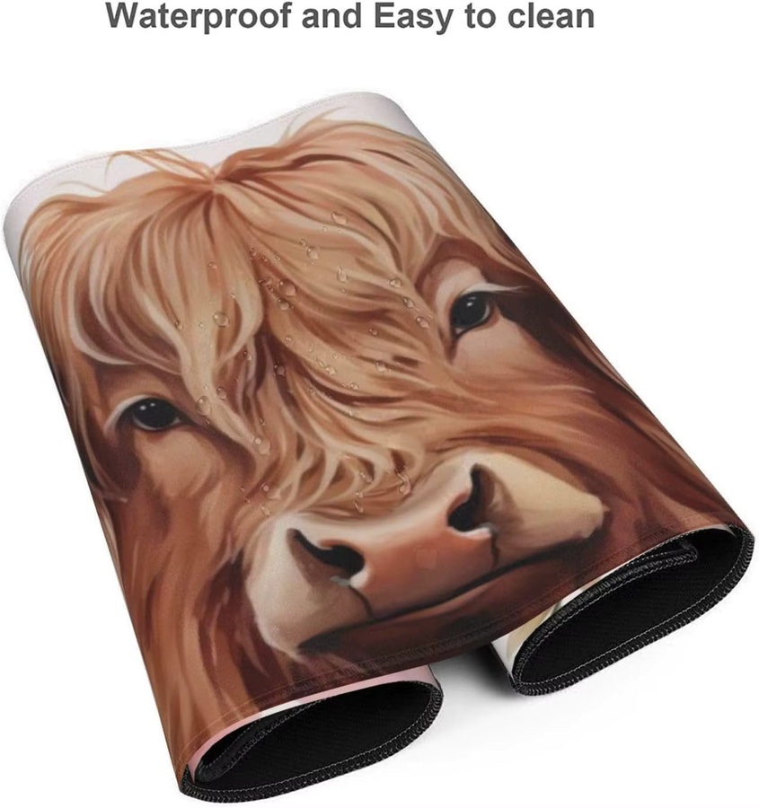 Großes Mauspad mit Highland Cow und rosa Blumenmuster in Pink/Multicolor als erweiterte Tastaturmatte für Gaming und Büro - Bild 3
