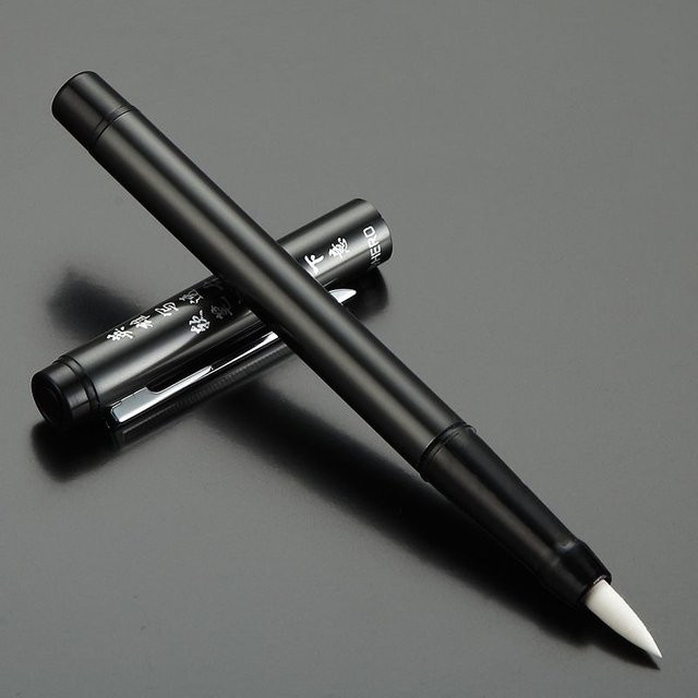 Hero 98 Soft-Tip Kalligraphie-Stift in Schwarz für kleine und mittlere Schriften - Bild 1
