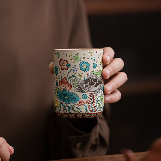 Keramiktasse mit Fisch- und Algenmuster in Multicolour für Tee oder Cola - Bild 1