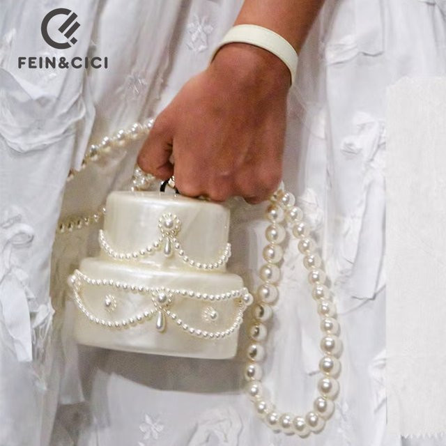 fein&cici Clutch in Kuchenform, Acryl, Perlenfarbe - Bild 1