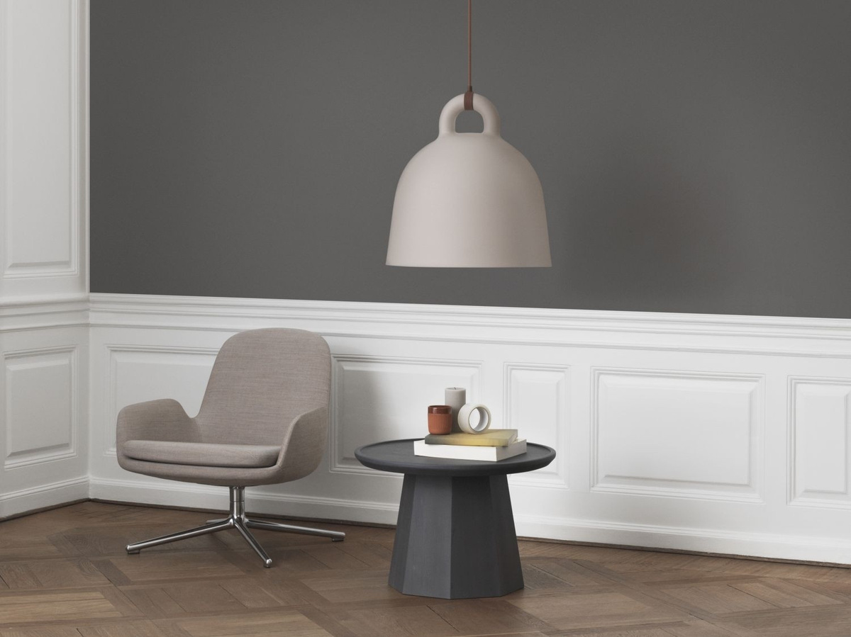 Normann Copenhagen Pine Beistelltisch aus Holz in Rundform - Bild 3
