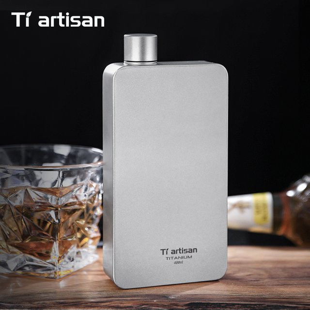 Tiartisan Titan-Flachmann für Whisky und Wein, ultraleicht und auslaufsicher, Silber/Sand, 400 ml - Bild 1