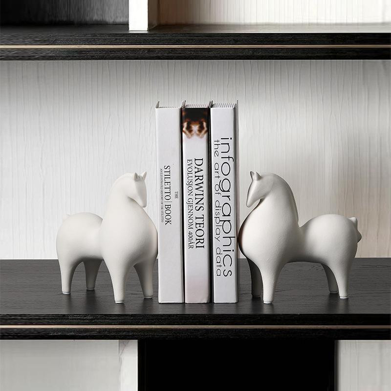 Tangma Keramikornament Pferd von Yiran Furniture in Weiß zur Tischdekoration - Bild 3