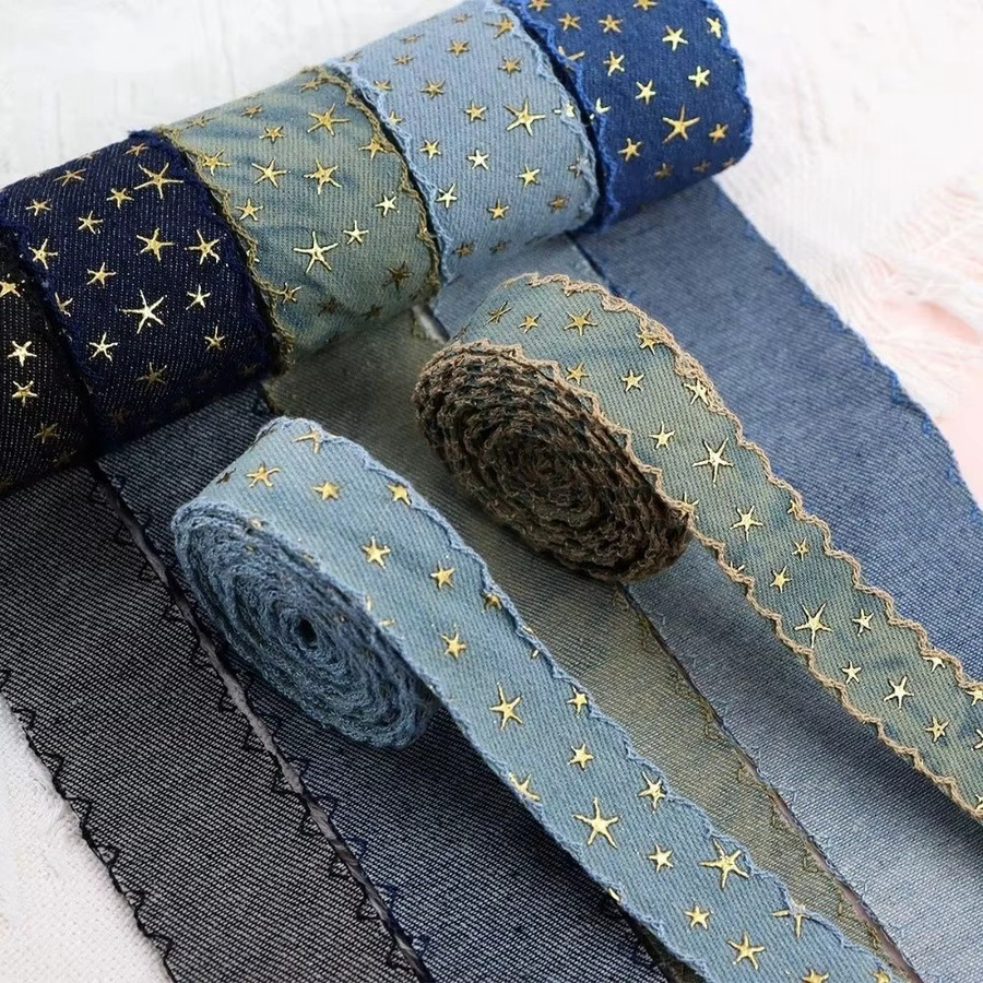 Denim-Stoffband mit goldfarbenem Sternmuster in Blau, Breite: 3,8 cm - Bild 2