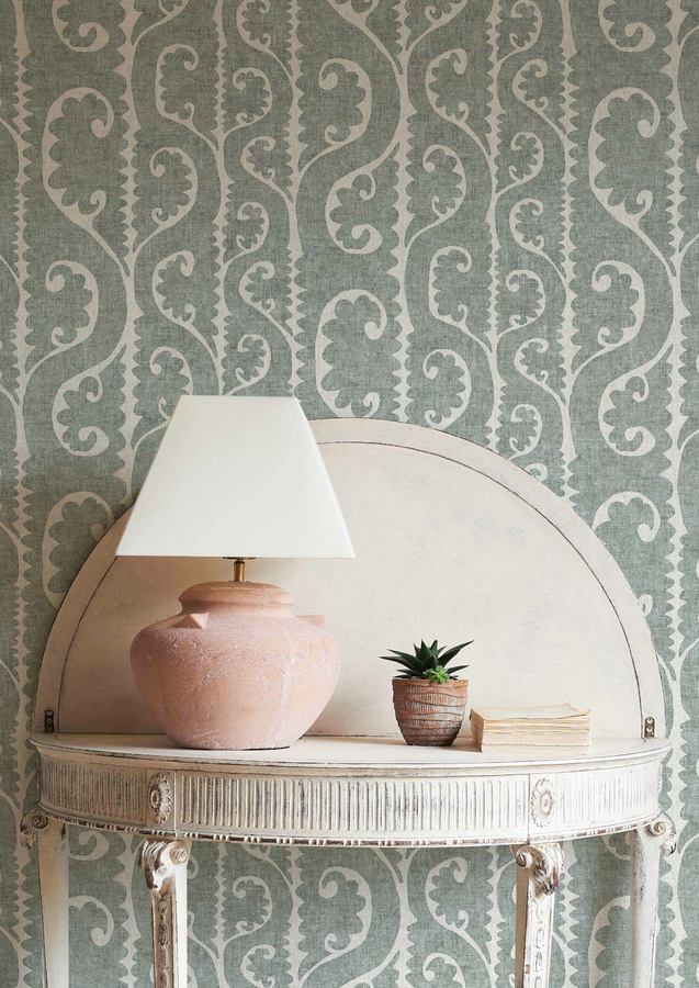 Lewis & Wood Tapete Totem in Green mit botanischem und floralem Ethnic-Design, Breite: 134 cm - Bild 1