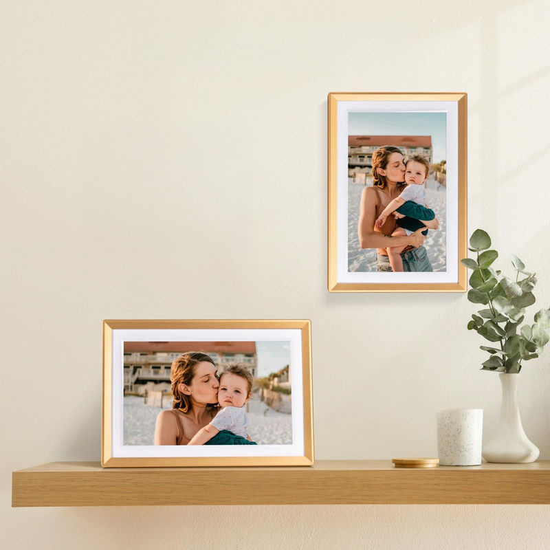 Digitaler Fotorahmen Arzopa D10 in Goldfarben mit Wi-Fi und USB-C Anschluss - Bild 5