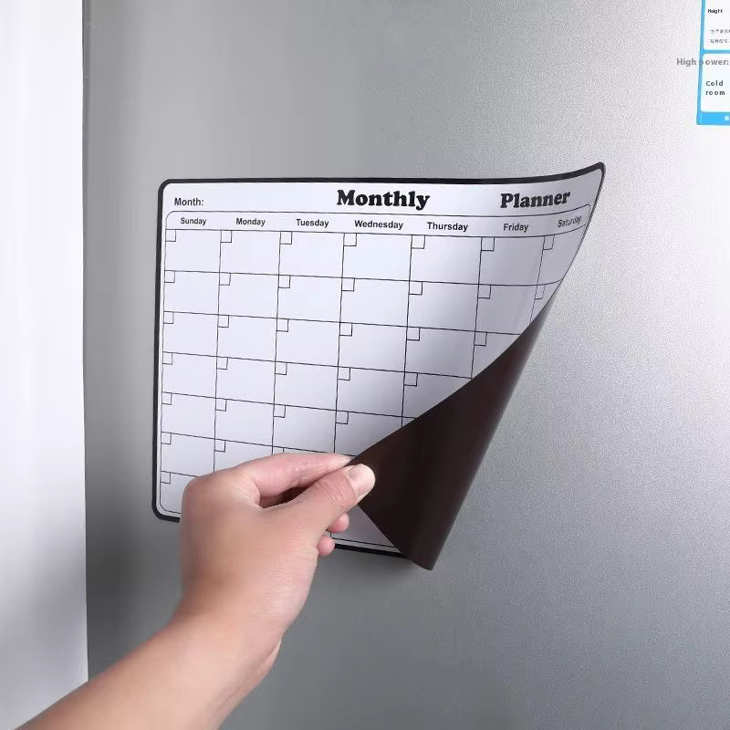 Schicker magnetischer Monatsplaner in Weiß zur Küchenorganisation als trocken abwischbarer Kalender für den Kühlschrank - Bild 2