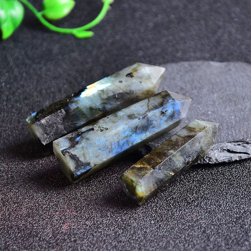 RYCRYSTAL Labradorit Quarz Obelisk in Blau, sechseckiges Prisma als Heilstein für DIY-Projekte und Dekoration, Höhe: 5-8 cm - Bild 5