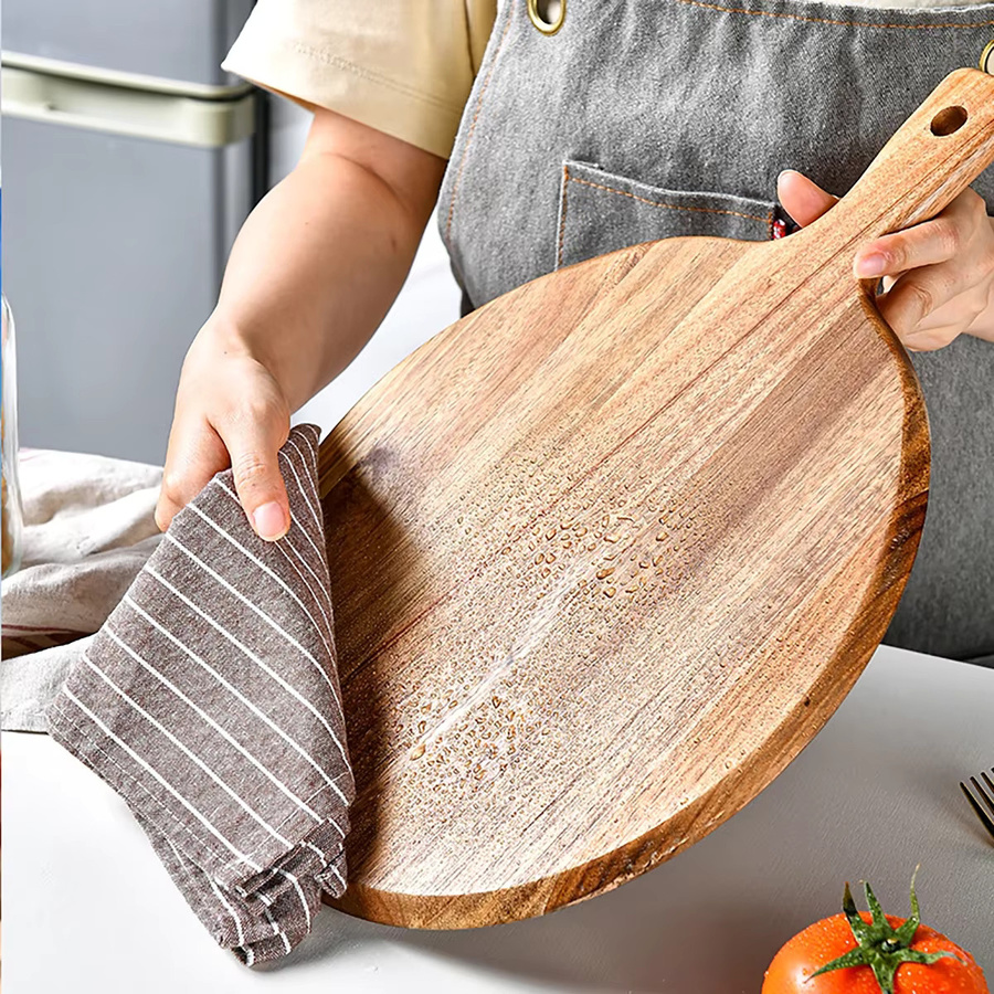 Rundes Holzschneidebrett mit Griff von JANKNG in Braun für Obst und Gemüse - Bild 5
