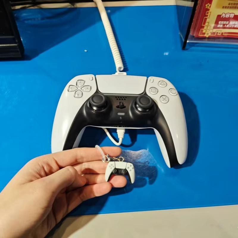 Bandai PlayStation PS Game Controller Konsole Mini Modell, Schlüsselbund, Anhänger - Bild 3
