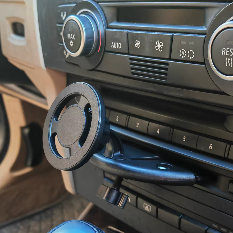 Universelle magnetische Auto CD-Slot Handyhalterung mit MagSafe Unterstützung für iPhone, Samsung und Xiaomi in Schwarz - Bild 2