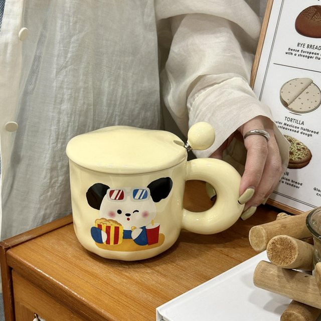 Kreative Keramiktasse mit Deckel und Löffel im Bären-Design von Yiran toy 1, 350,5 ml, Farben: Blau, Pink, Lila, Weiß - Bild 1