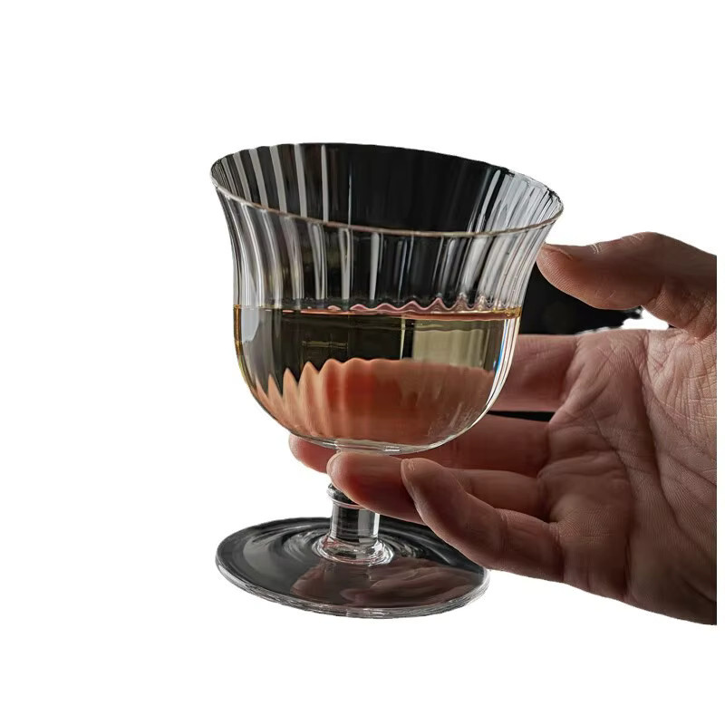 Nische Handgefertigtes Wellglas Transparent mit Streifen als Cocktailglas, Weinglas oder Saftgetränkglas - Bild 2