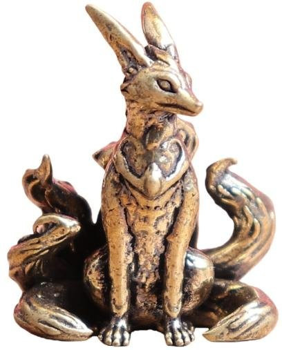 Neunschwänziger Fuchs Miniaturfigur aus Messing und Kupfer in Gold als Schreibtischornament und mythische Tierstatue für dein Heimdekor - Bild 1