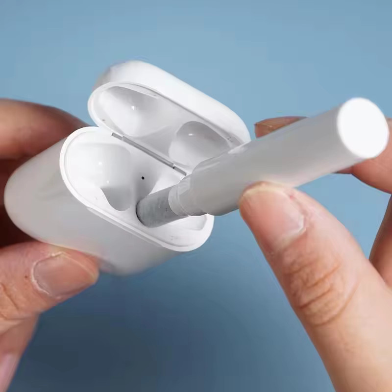 Chic Rain 3-in-1 Reiniger für Bluetooth Ohrhörer und Airpods in Weiß - Bild 2