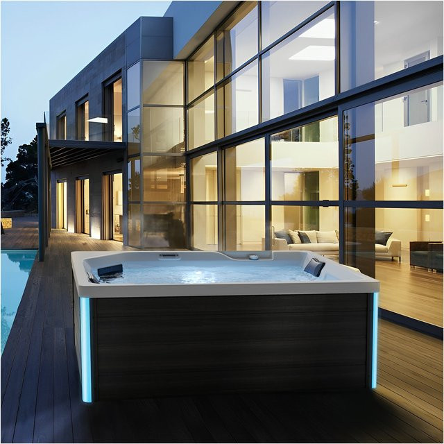 TroniTechnik Outdoor Whirlpool Spa GALERA Weiß mit Heizung, Hydromassage und Farblicht, B/T/H: 190 x 130 cm - Bild 1