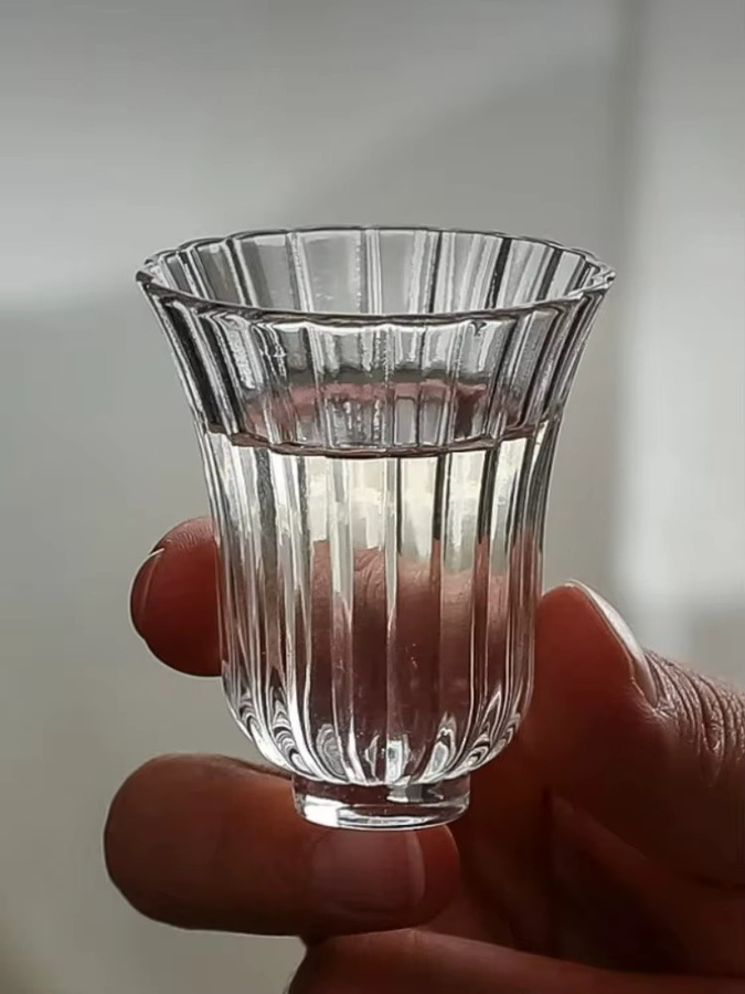 Transparente Mini-Teetasse aus Glas im japanischen Stil mit Blütenblatt-Design für Gongfu-Teesets, 50 ml - Bild 6