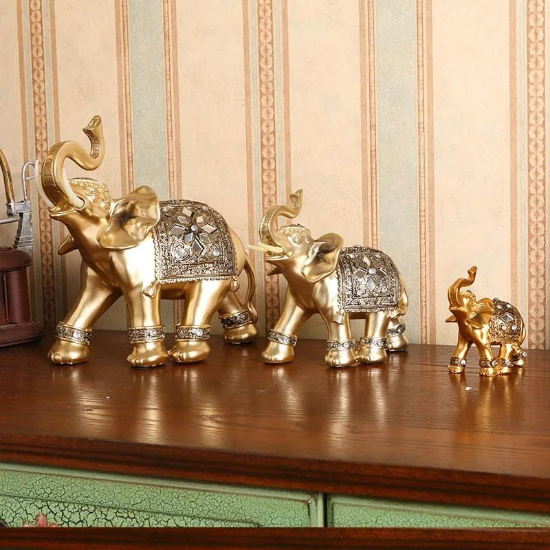 Goldene Elefantenstatue aus Kunstharz von Yiran Furniture als Feng Shui Glücksbringer und Deko-Ornament für deine Inneneinrichtung - Bild 3