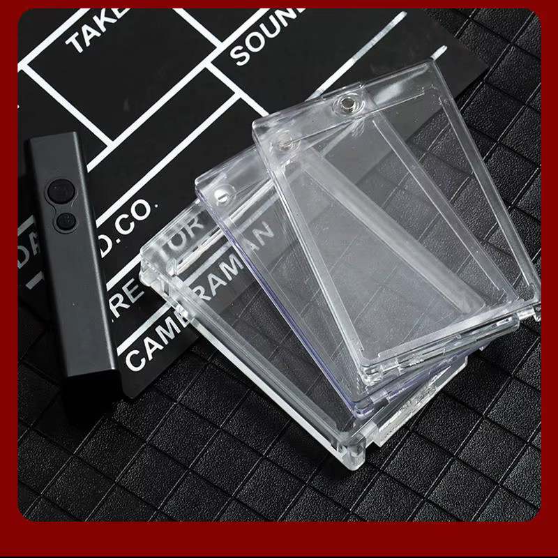 Magnetische Kartenhalter aus transparentem Acryl als Hartschalen-Schutzhülle für Sammelkarten, Spielkarten und Sportkarten - Bild 3