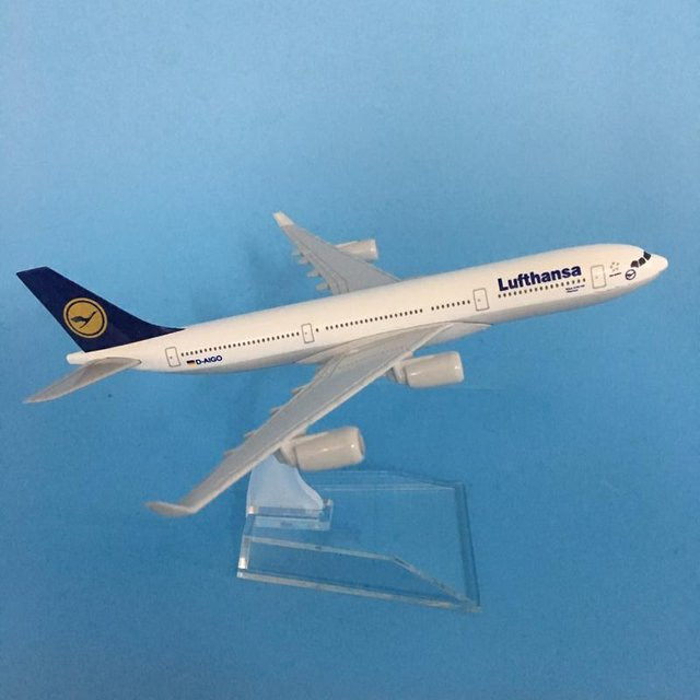 Jason Tutu Lufthansa Airbus 380 Flugzeugmodell, Metall, 1:400, grau - Bild 1
