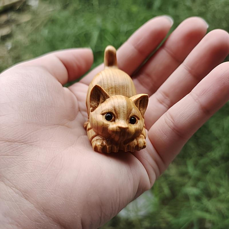 Handgeschnitzte Kätzchen-Statue aus Holz in Braun als realistische Miniatur-Tierdekoration für dein Zuhause oder dein Büro - Bild 3