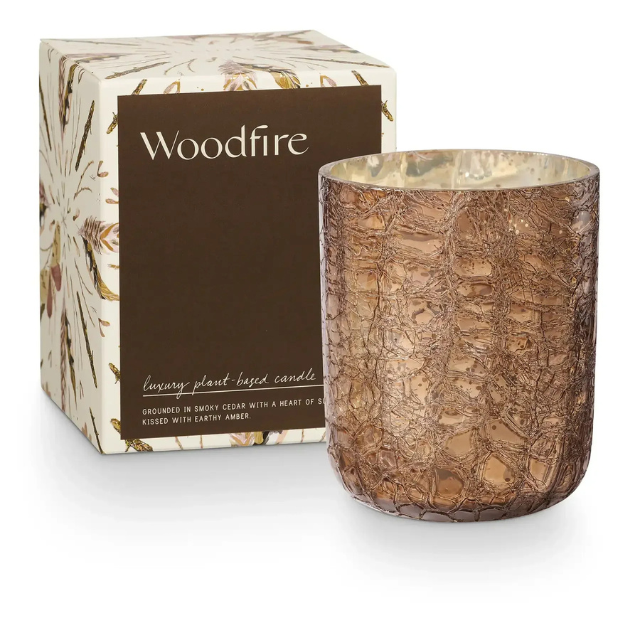 Illume Duftkerze Woodfire im braunen Glas mit rauchiger Zeder, Wildleder und Amber, 235 g - Bild 1