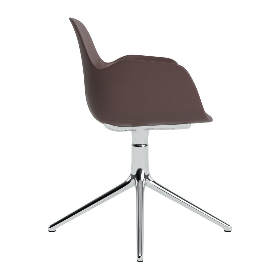 Normann Copenhagen Form Drehsessel in Braun mit Armlehnen und Metallgestell - Bild 2