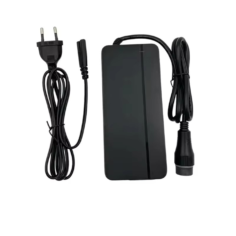 Elecrun 42V 4A Li-Ion Ladegerät mit YYMH7 Pin für 500W ML500WH Elektrofahrzeug Akku in Schwarz - Bild 2