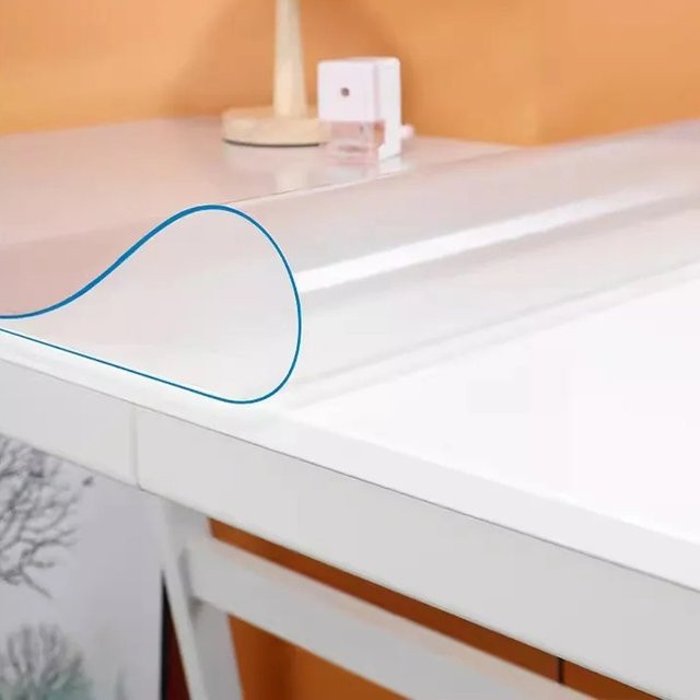 Transparente PVC-Tischdecke von LOVRTRAVEL, wasserabweisende und ölresistente Tischmatte in Rechteckform, Stärke: 1,0 mm - Bild 1