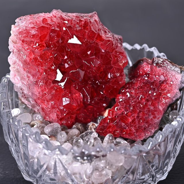 Burgunderroter Kristallcluster von CrystalHola als Schreibtischdekoration, 20-100g - Bild 1