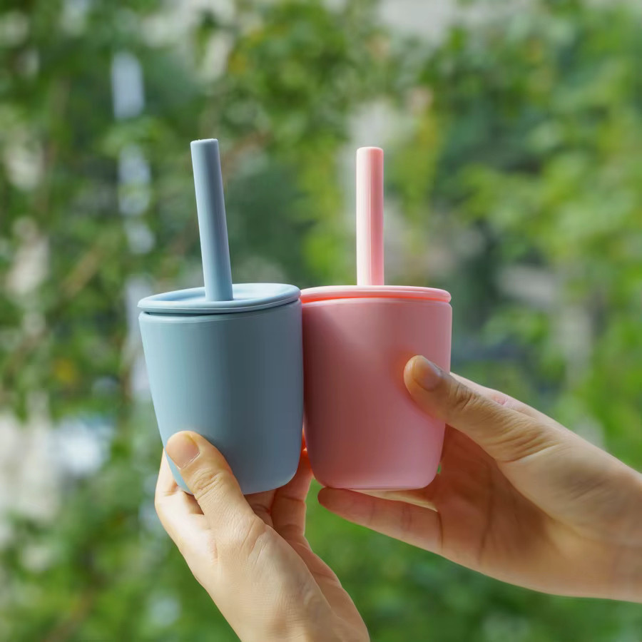 BPA-freier Trinkbecher für Babys und Kleinkinder mit weichem Strohhalm - Bild 2
