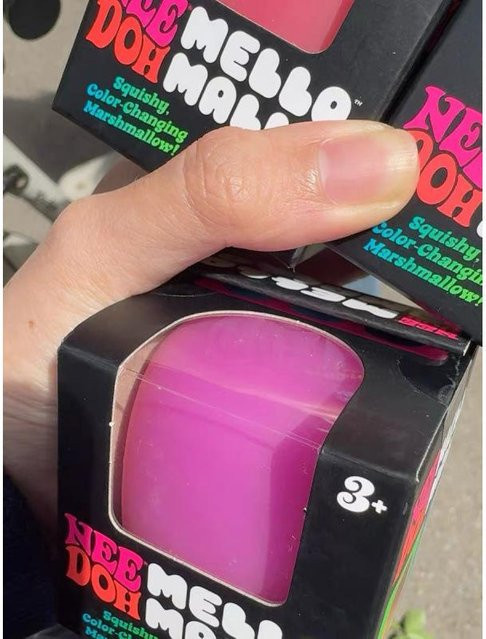 NeeDoh Marshmallow Squishy, UV-reaktiv, violett - Bild 1