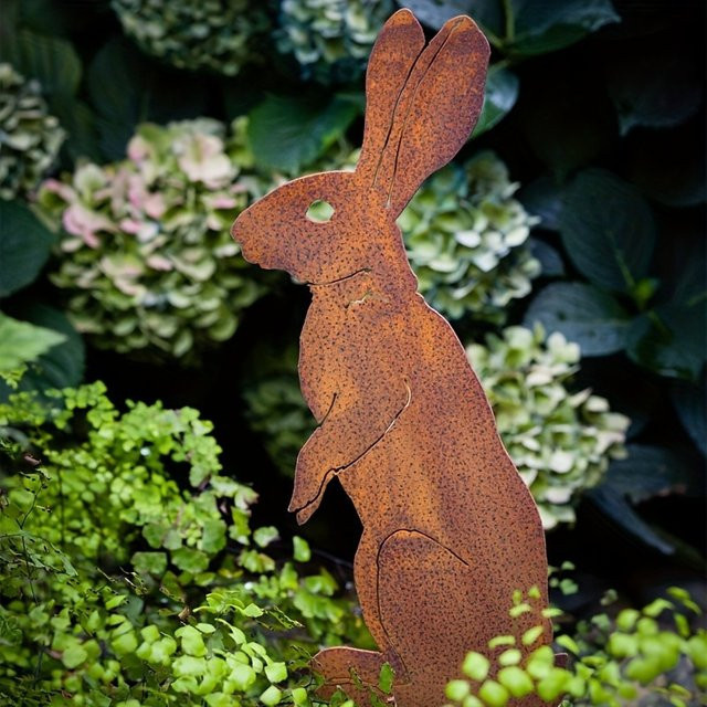 HELLOYOUNG Kaninchen-Gartenstecker aus Metall in Braun – Rustikale Hasen-Silhouette als Gartenkunst für Ostern und Weihnachten - Bild 1