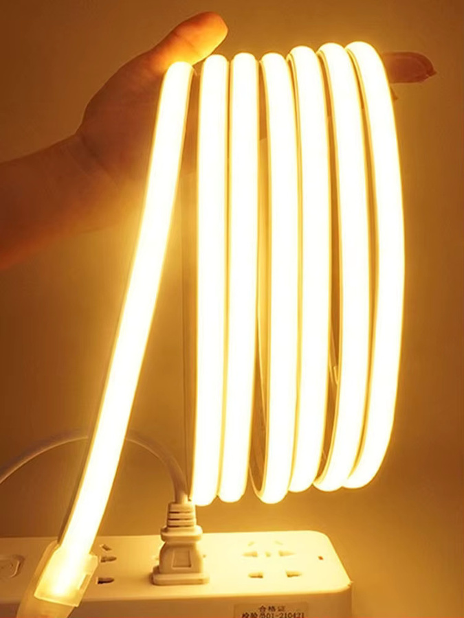 Wasserdichtes Silikon Neon Flex LED-Band in Gelb mit 220 V für deine Außenbeleuchtung und Heimdekoration - Bild 1