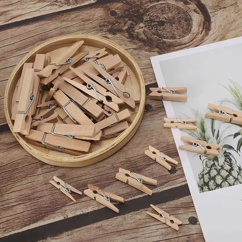 Mini Holz-Wäscheklammern in Braun für Fotos und DIY-Projekte, 50 Stück - Bild 2
